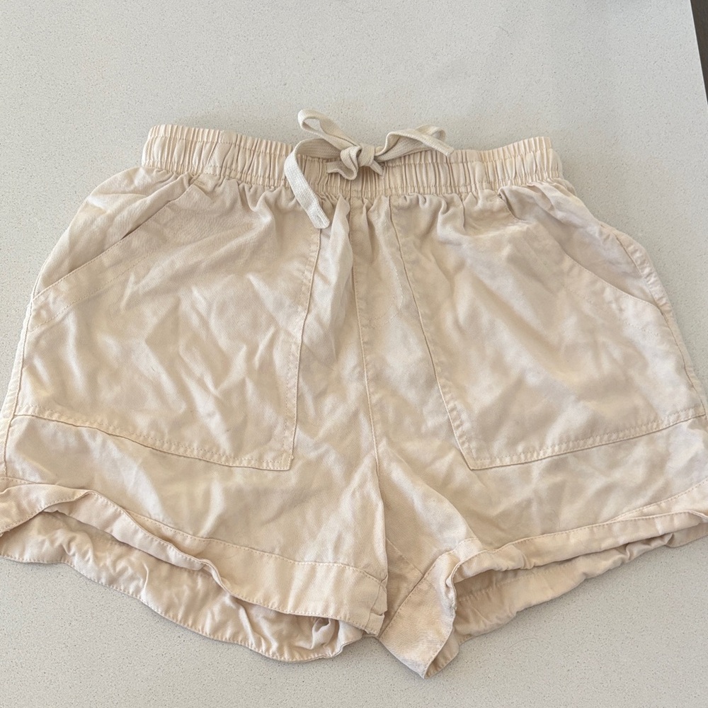 SHEIN // cream drawstring shorts w pockets